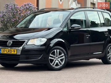 Авто Volkswagen Touran 2010 № 7939818