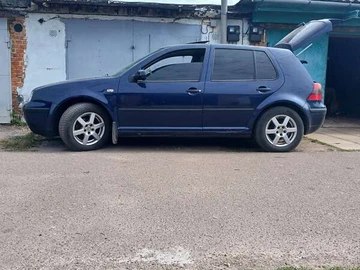 Авто Volkswagen Golf 2000 № 7939989
