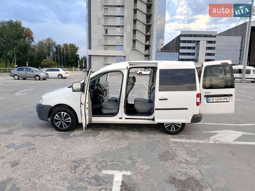 Авто Volkswagen Caddy 2007 № 7940004