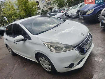 Авто Peugeot 208 2013 № 7940676