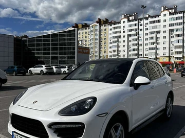 Авто Porsche Cayenne 2011 № 7941405