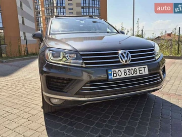 Авто Volkswagen Touareg 2015 № 7942200