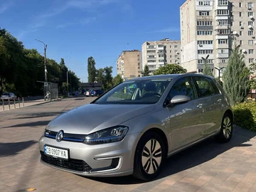 Авто Volkswagen E-Golf 2014 № 7944244