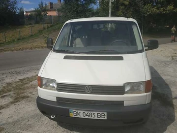 Авто Volkswagen Transporter 2000 № 7945394
