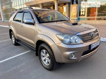 Авто Toyota Fortuner 2007 № 7949061