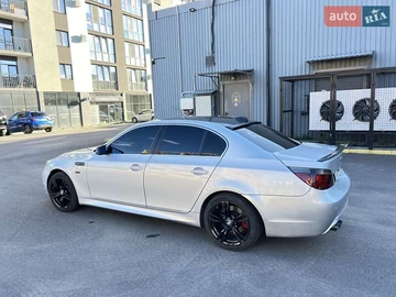 Авто BMW 5 Series 2003 № 7949728