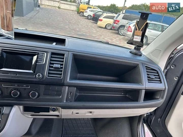 Авто Volkswagen Transporter 2017 № 7950514