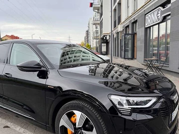 Авто Audi E-Tron Sportback 2020 № 7950656