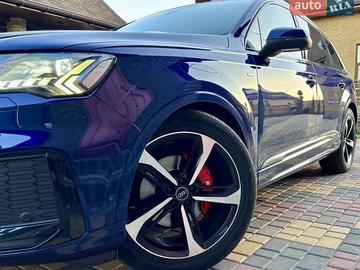 Авто Audi Q7 2021 № 7950683