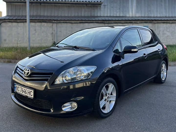 Авто Toyota Auris 2011 № 7950982