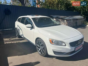 Авто Volvo V60 2015 № 7951338