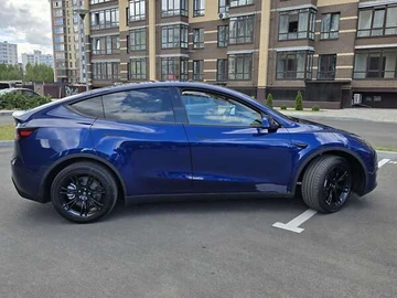 Авто Tesla Model Y 2024 № 7951915