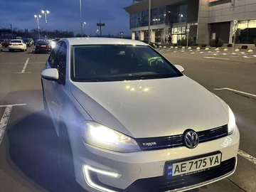 Авто Volkswagen E-Golf 2014 № 7952709