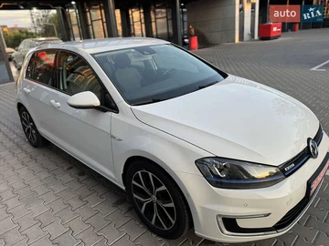 Авто Volkswagen E-Golf 2015 № 7952743
