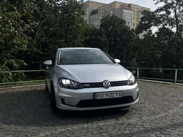 Авто Volkswagen E-Golf 2015 № 7953960
