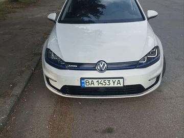 Авто Volkswagen E-Golf 2016 № 7953969