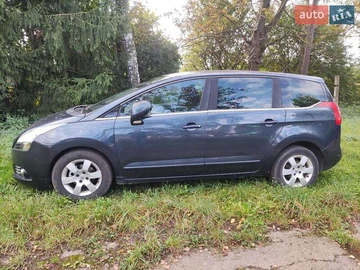 Авто Peugeot 5008 2012 № 7954403
