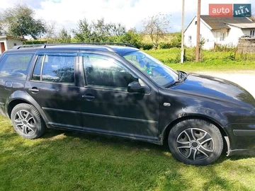 Авто Volkswagen Golf 2000 № 7955815