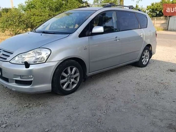 Авто Toyota Avensis Verso 2003 № 7956040