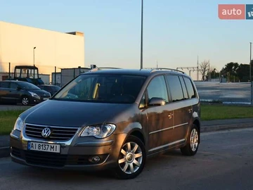 Авто Volkswagen Touran 2008 № 7956086