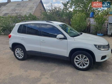 Авто Volkswagen Tiguan 2017 № 7957366