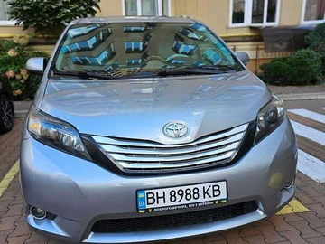 Авто Toyota Sienna 2012 № 7957512