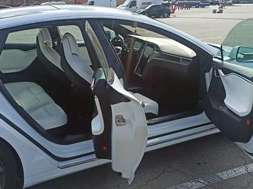 Авто Tesla Model S 2016 № 7957661