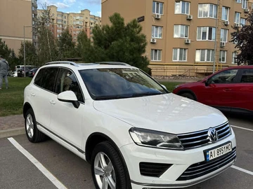 Авто Volkswagen Touareg 2015 № 7957695