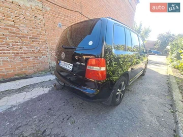 Авто Volkswagen Touran 2005 № 7965945