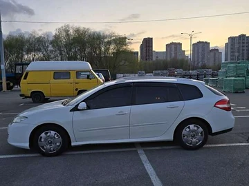 Авто Renault Laguna 2009 № 7968173