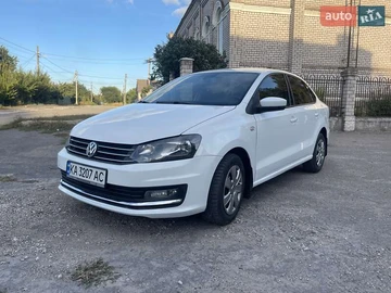Авто Volkswagen Polo 2015 № 7968192
