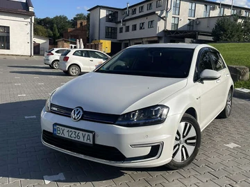 Авто Volkswagen E-Golf 2015 № 7968359