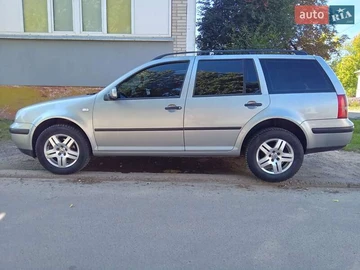 Авто Volkswagen Golf 2003 № 7970164