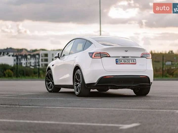 Авто Tesla Model Y 2024 № 7970732