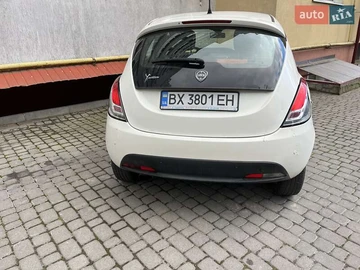 Авто Lancia Ypsilon 2013 № 7971044