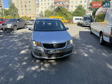 Авто Volkswagen Touran 2007 № 7971063