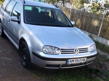 Авто Volkswagen Golf 2000 № 7973956