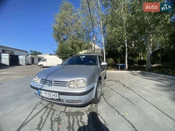 Авто Volkswagen Golf 2000 № 7973987