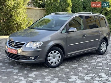 Авто Volkswagen Touran 2009 № 7974549