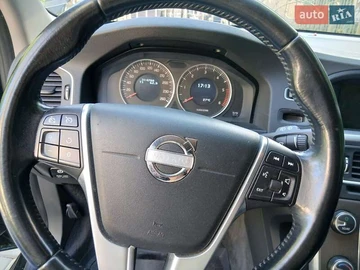 Авто Volvo V60 2011 № 7975440