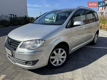 Авто Volkswagen Touran 2009 № 7980047
