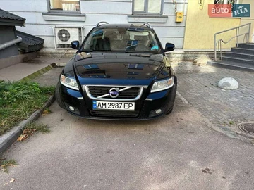 Авто Volvo V50 2012 № 7980333