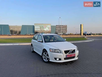 Авто Volvo V50 2012 № 7982909