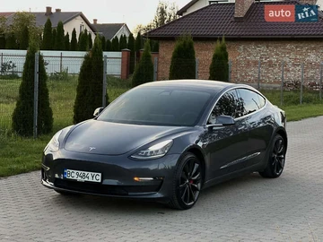 Авто Tesla Model 3 2020 № 7984197