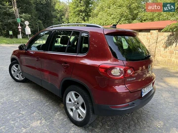 Авто Volkswagen Tiguan 2010 № 7984335