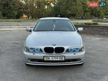 Авто BMW 5 Series 2002 № 7984638