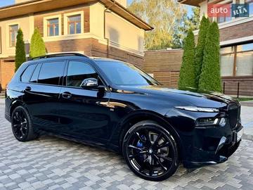 Авто BMW X7 2023 № 7984963
