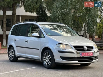 Авто Volkswagen Touran 2008 № 7985285