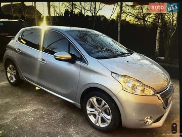 Авто Peugeot 208 2012 № 7986641
