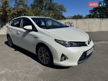 Авто Toyota Auris 2013 № 7987016